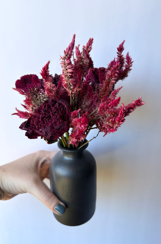 Moody Lover + black vase